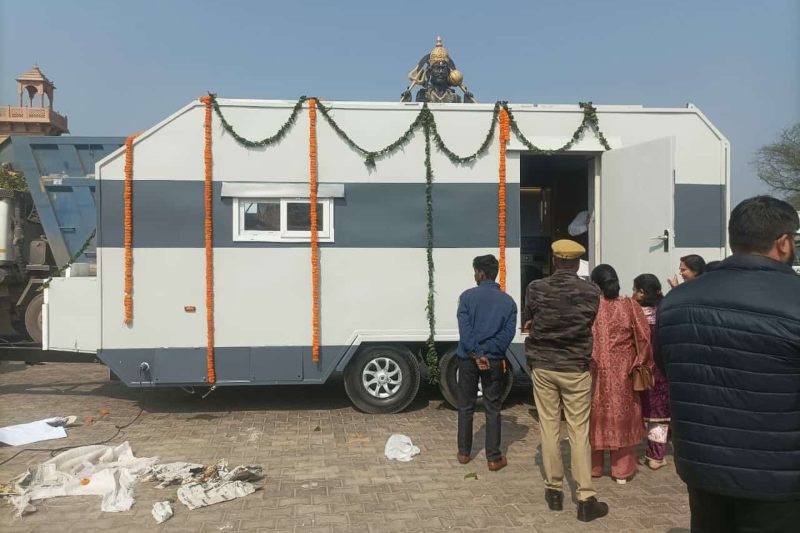 caravan-with-vacuum-toilets