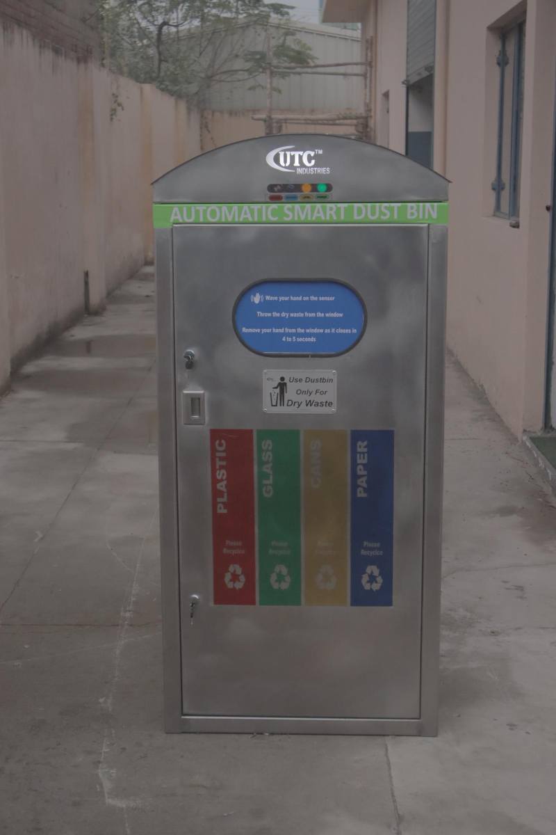 solar-powered-dust-bin