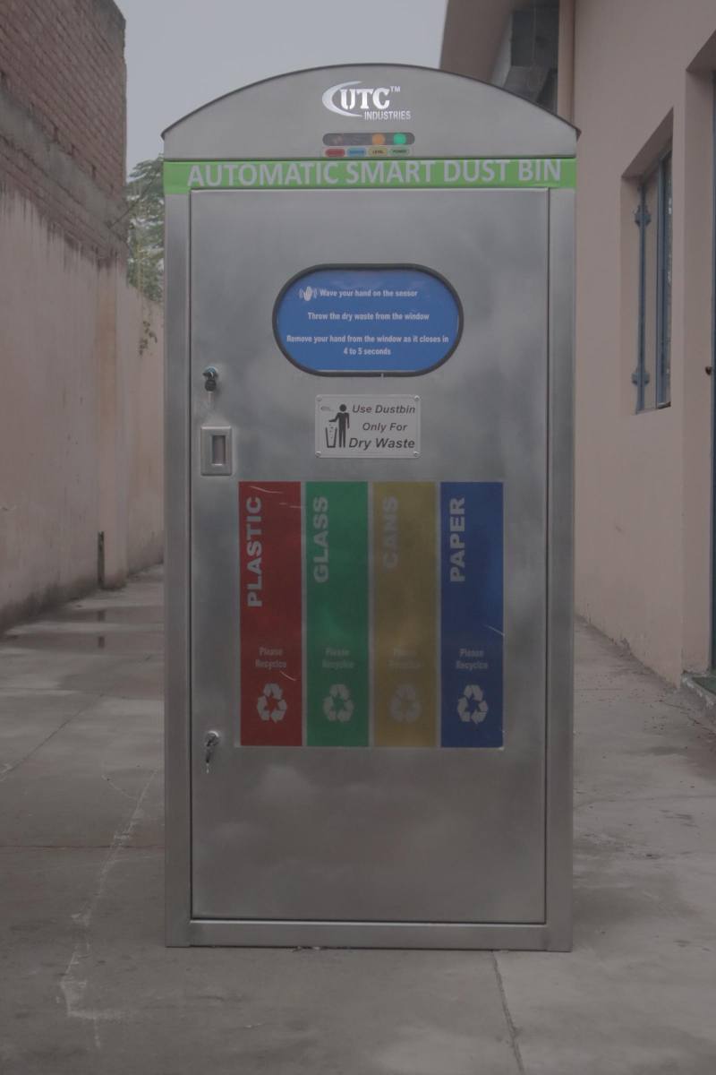 solar-powered-dust-bin